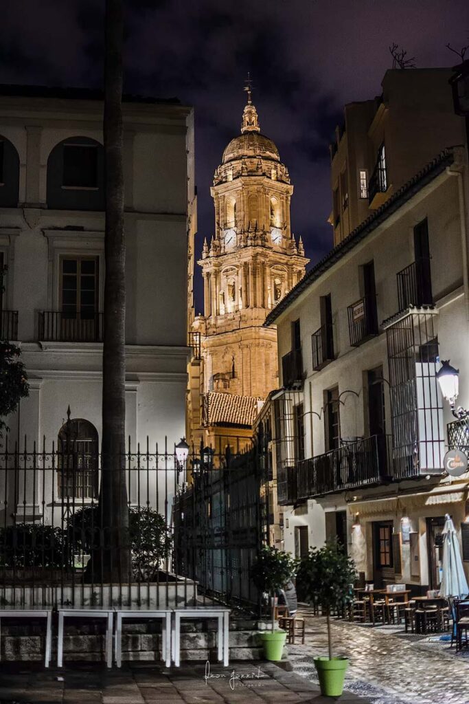 Catedral de Málaga desde calle San Agustín