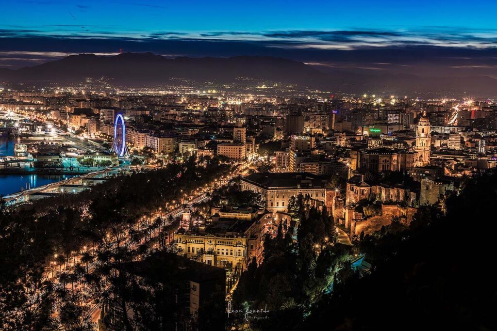Malaga Nocturna panorámica